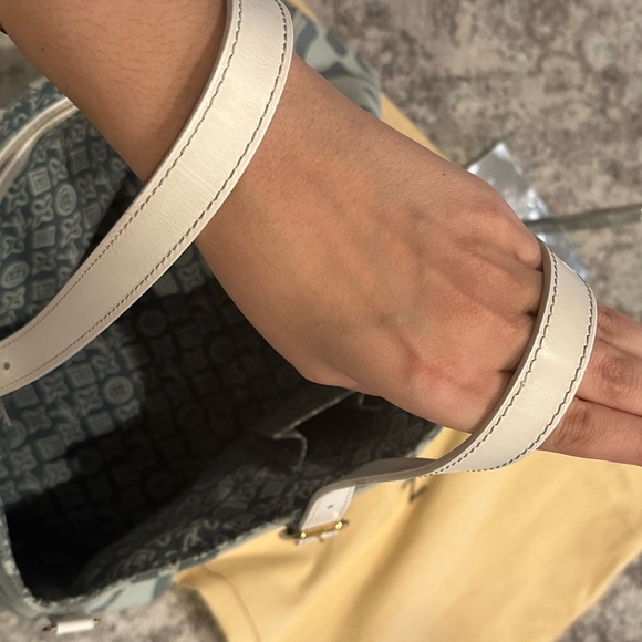 Preowned Louis Vuitton Tahitienne Limited Edition Tote - Picture 11 of 15